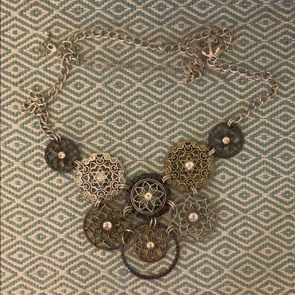 Big charm around the neck necklace